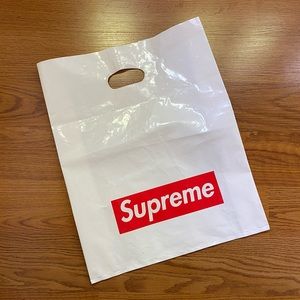 FREE Supreme Shopping Bag!